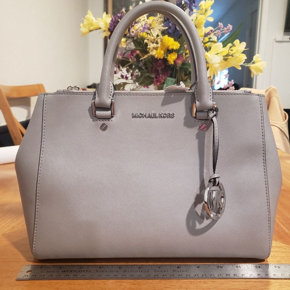 MICHAEL KORS GRAY BAG